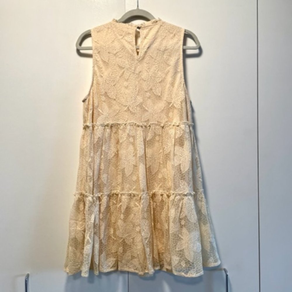 Leaf-Detailed Lace Sleeveless Tiered Dress - NWOT - Ready for Summer! - Picture 4 of 11